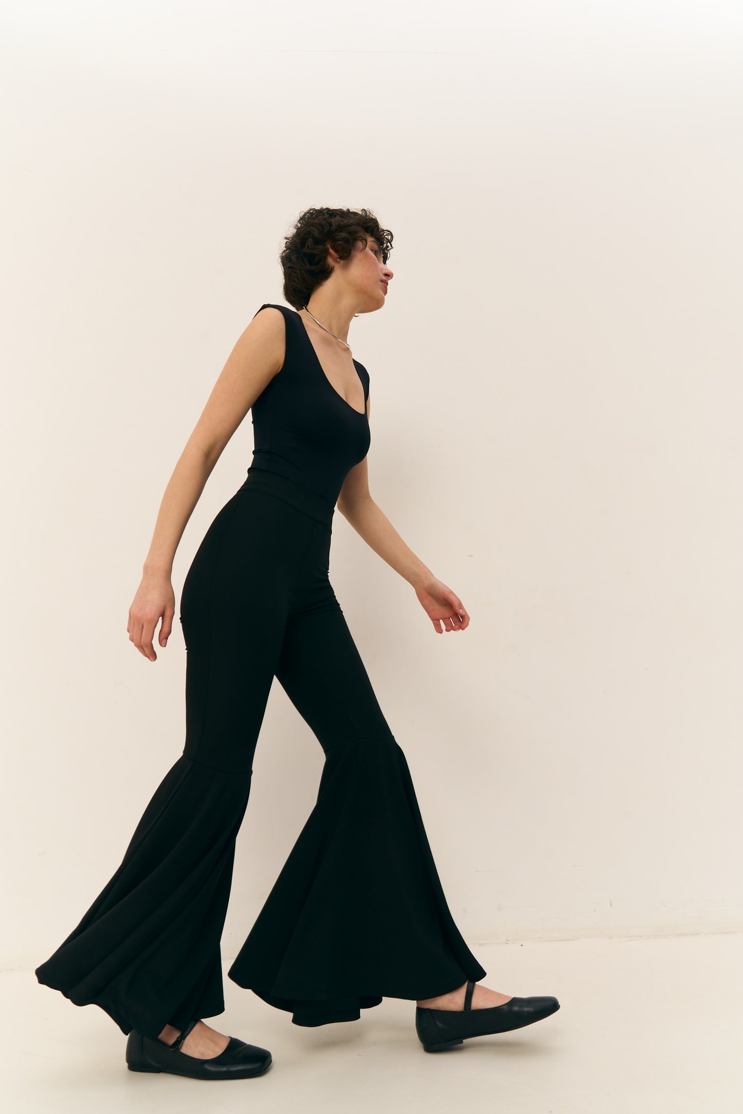 Брюки-кльош з подвійними воланами