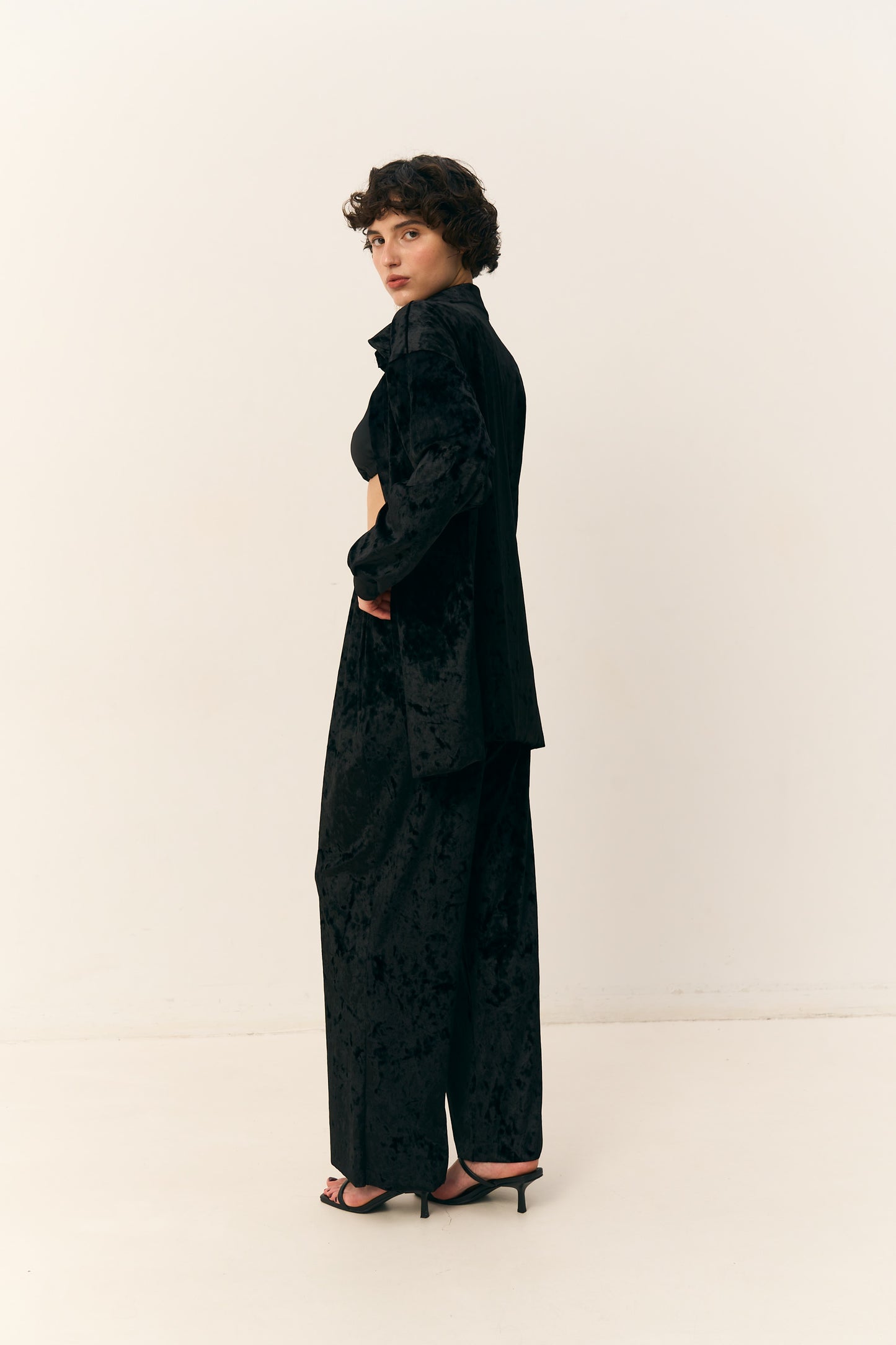 Костюм з брюками бархатний чорний