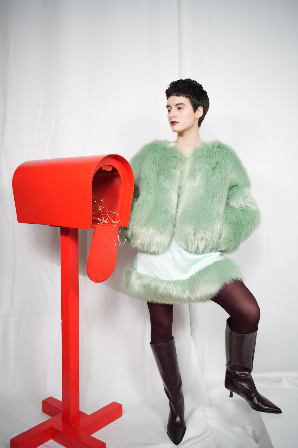 Шуба укорочена зі знімним коміром відтінку шавлії SAGE SHORT FUR-FUR