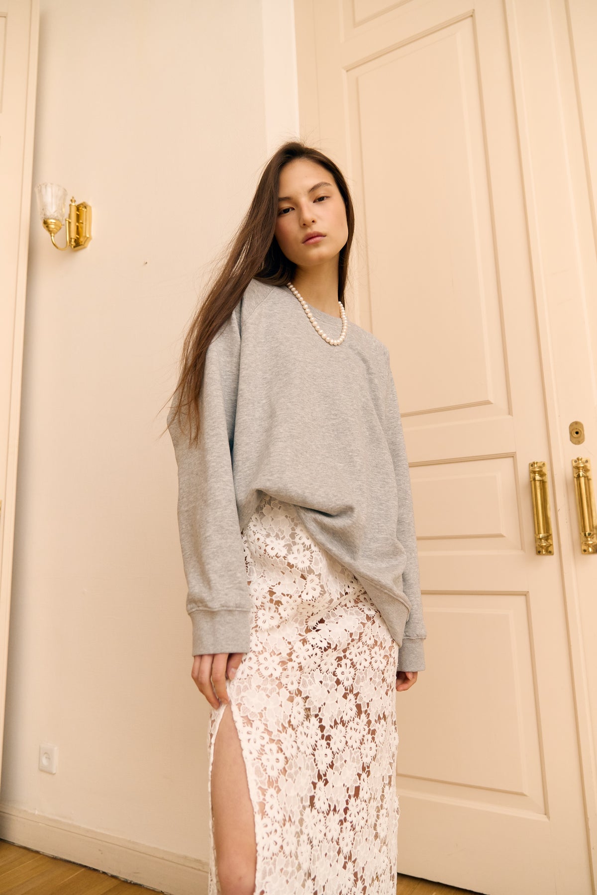 Спідниця мереживна з розрізом біла LACE COLUMN