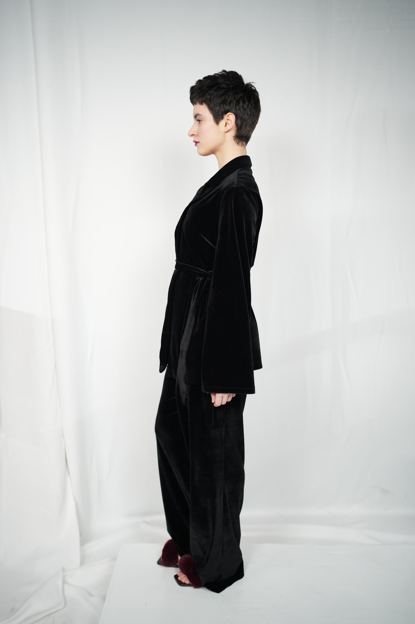 Костюм оксамитовий чорний